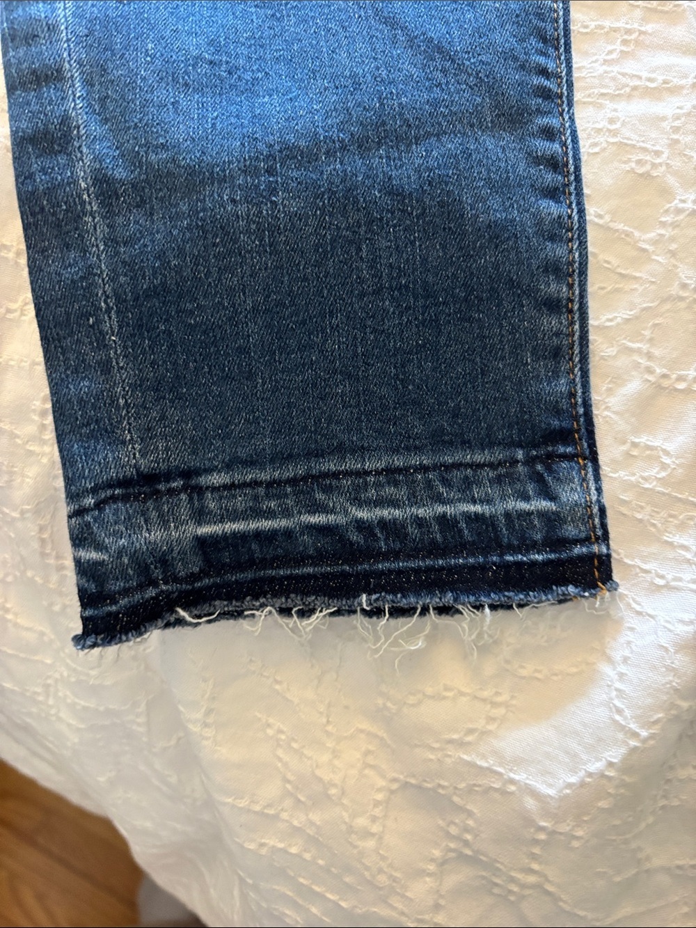 Good American Good Legs High Rise Skinny with a Chewed Hem. size 14/32 - Picture 10 of 14